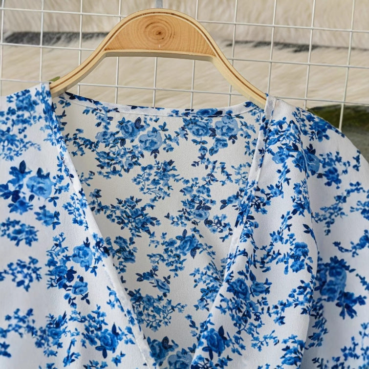 Short-sleeved V-neck Waist-cinching A-line Flared Dress